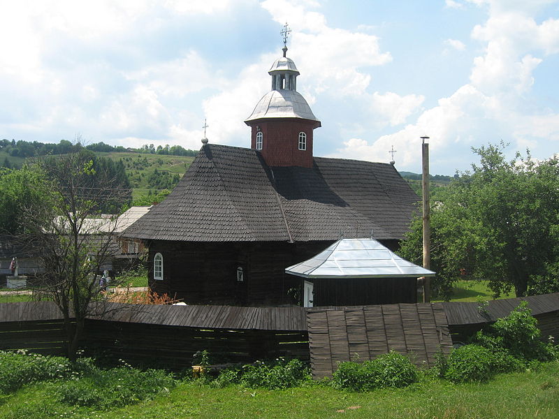 Biserica-de-lemn-Sfintii-Arhangheli-Mihail-si-Gavriil-din-Partestii-de-Sus